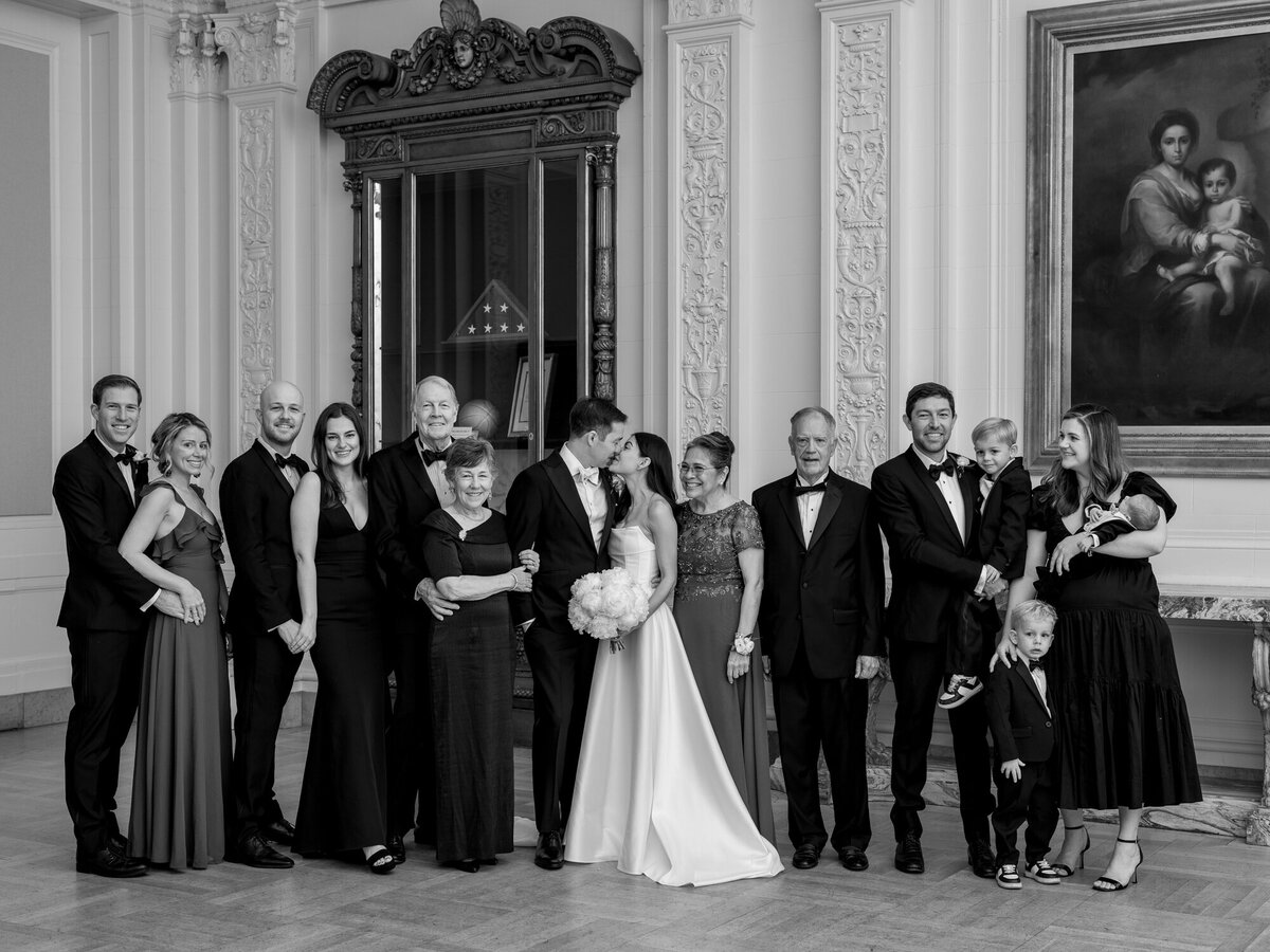san francisco-flood-mansion-wedding-photography-catholic-wedding-classic-blackandwhite-churchwedding-wedding-thedejaureguis-022