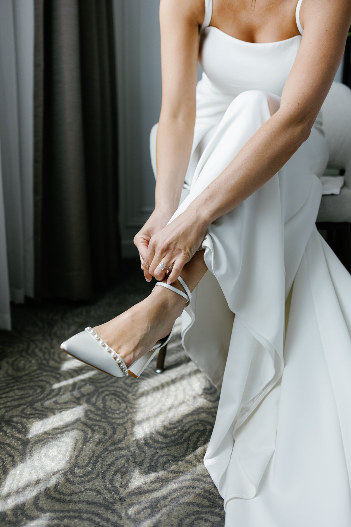JW-Marriott-grand-rapids-wedding-getting-ready