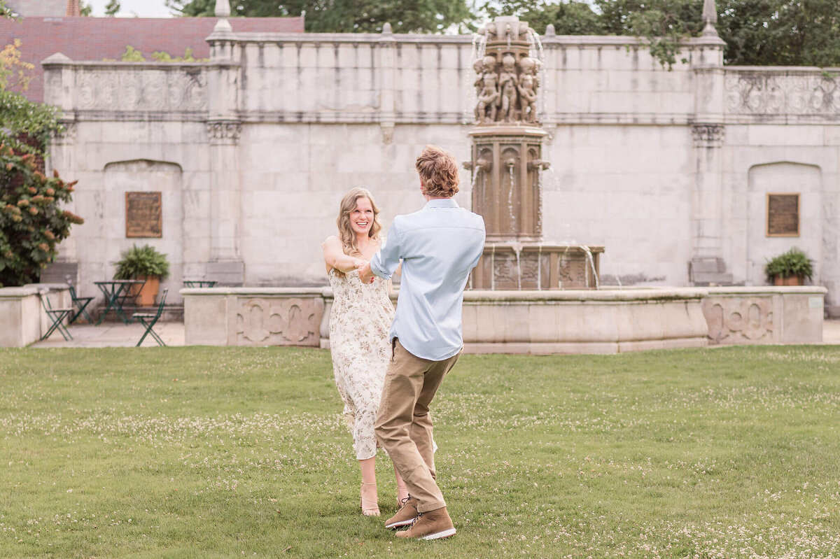 mellon-park-walled-garden-candid-couples-session-pittsburgh-photographer-2 (1)