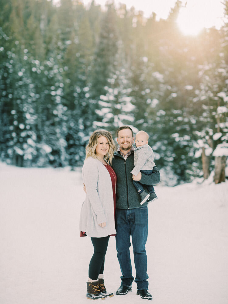 Colorado-Family-Photography-Snowy-Winter-Shoot-Pinks-and-Blues-Breckenridge7