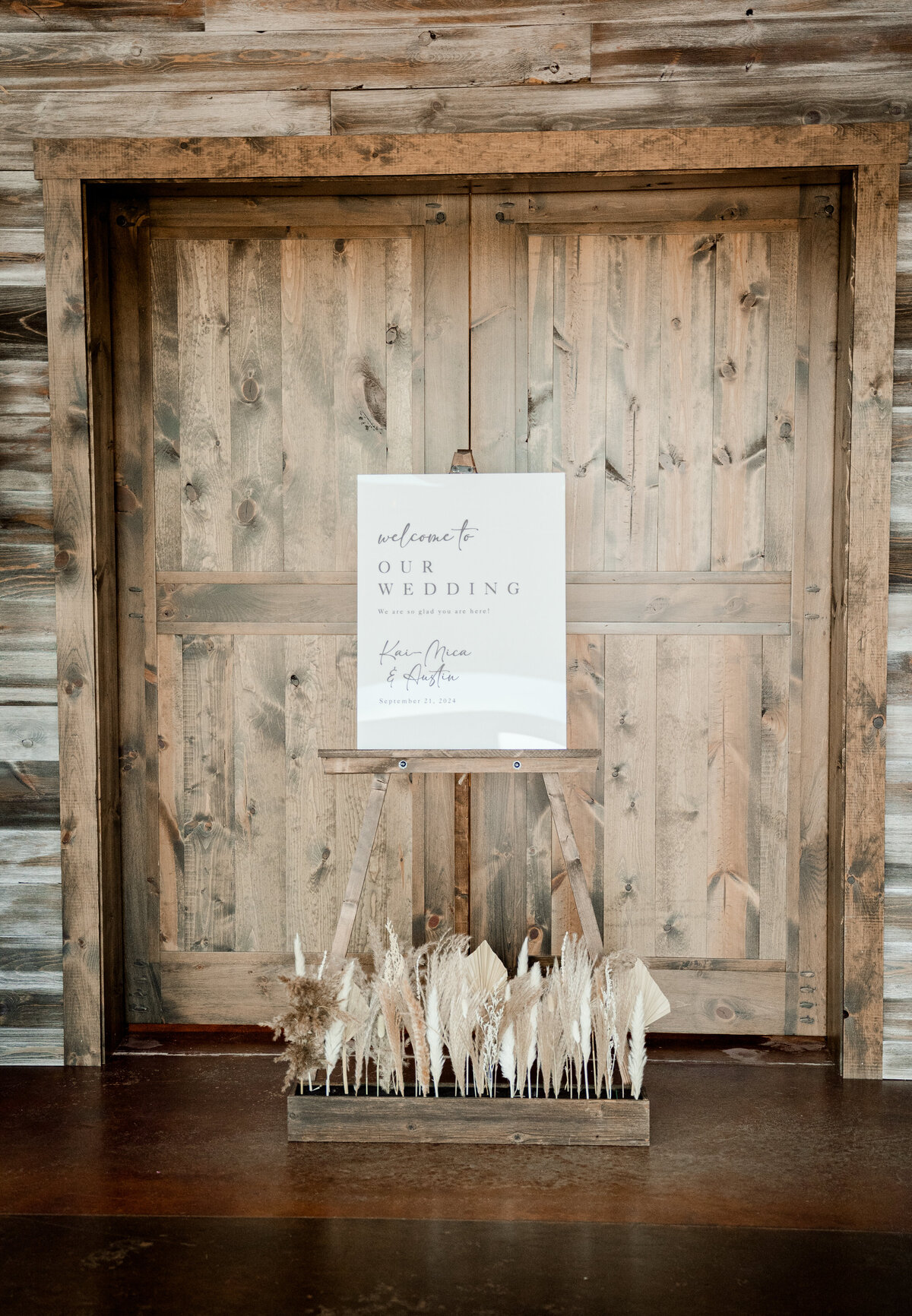 8087-Wedding at The Grands at Mulligans in Sartell Minnesota- Wedding Photographer Nicole Hollenkamp