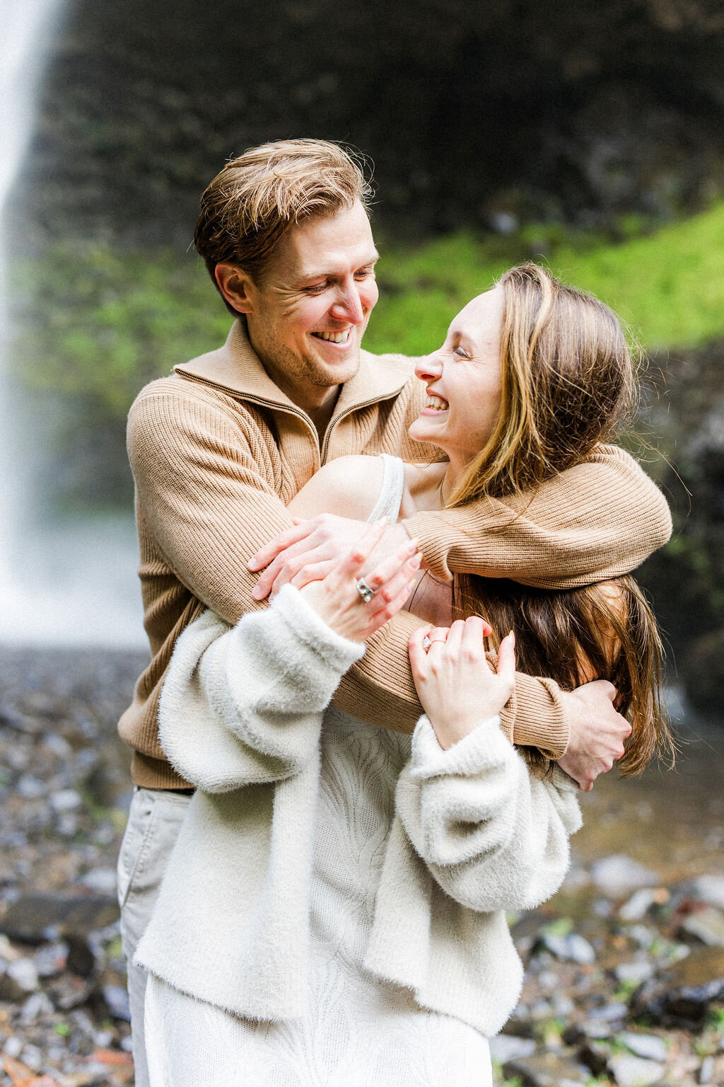AJ Photography Armando Nevarez Wedding Photographer Filmmaker Cannon Beach Latourell Falls Oregon Weddings Elopement Elopements Photography Adventure Emotive Documentary1 (27)