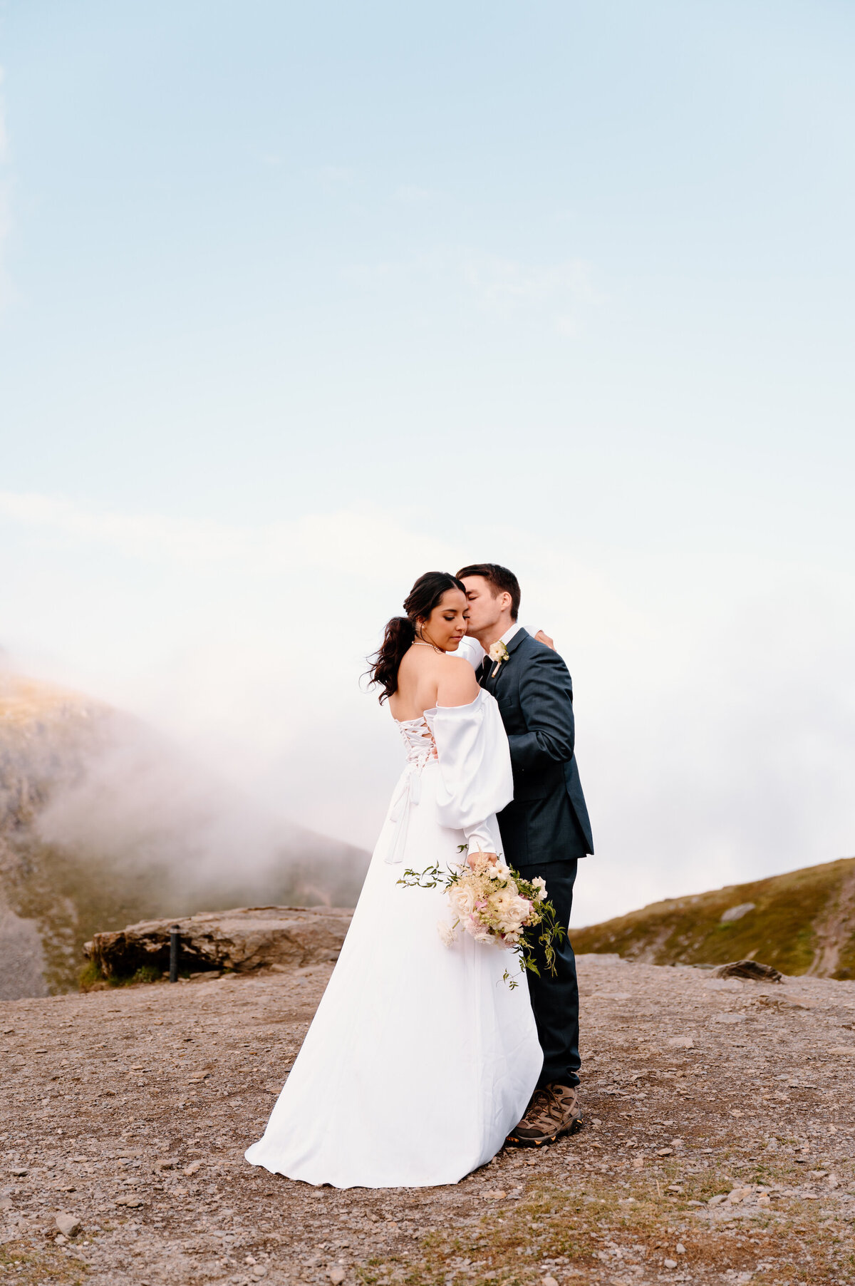 cozy-cabin-and-mountain-elopement-julianna-mb-photography-23