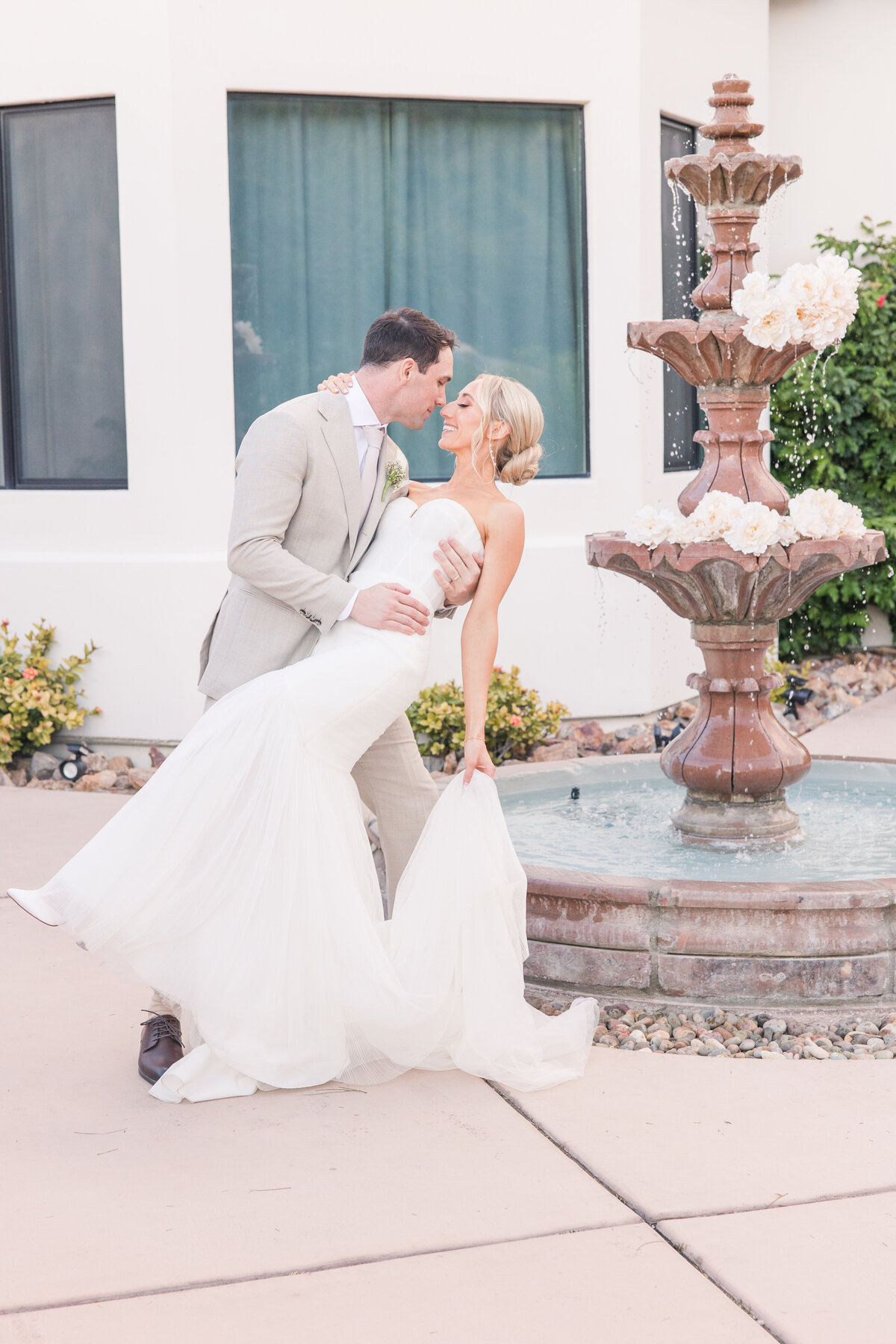 The Estate at Via Las Palmas Palm Springs Light and airy spring wedding southern california wedding venue luxury photography-280