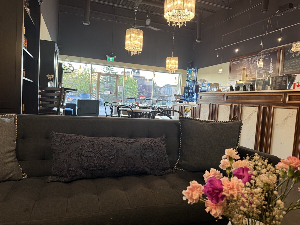 cozy-cafe-seating-regina-sk