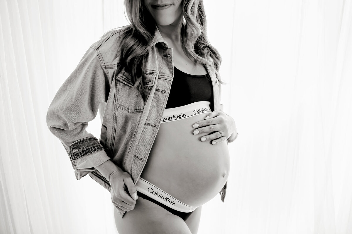 studio maternity photos denver