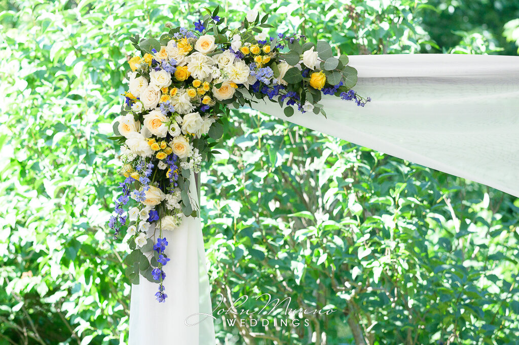 Riverhouse-wedding-haddam-ct-amerworks-flowers-middletown-13