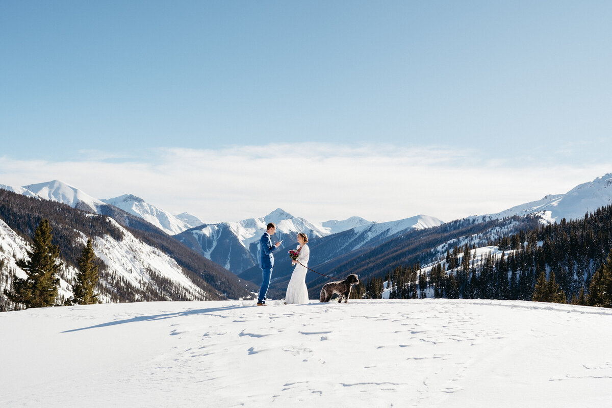 Sam-Murch-Photography-Ouray-Winter-Elopement-with-dog-38