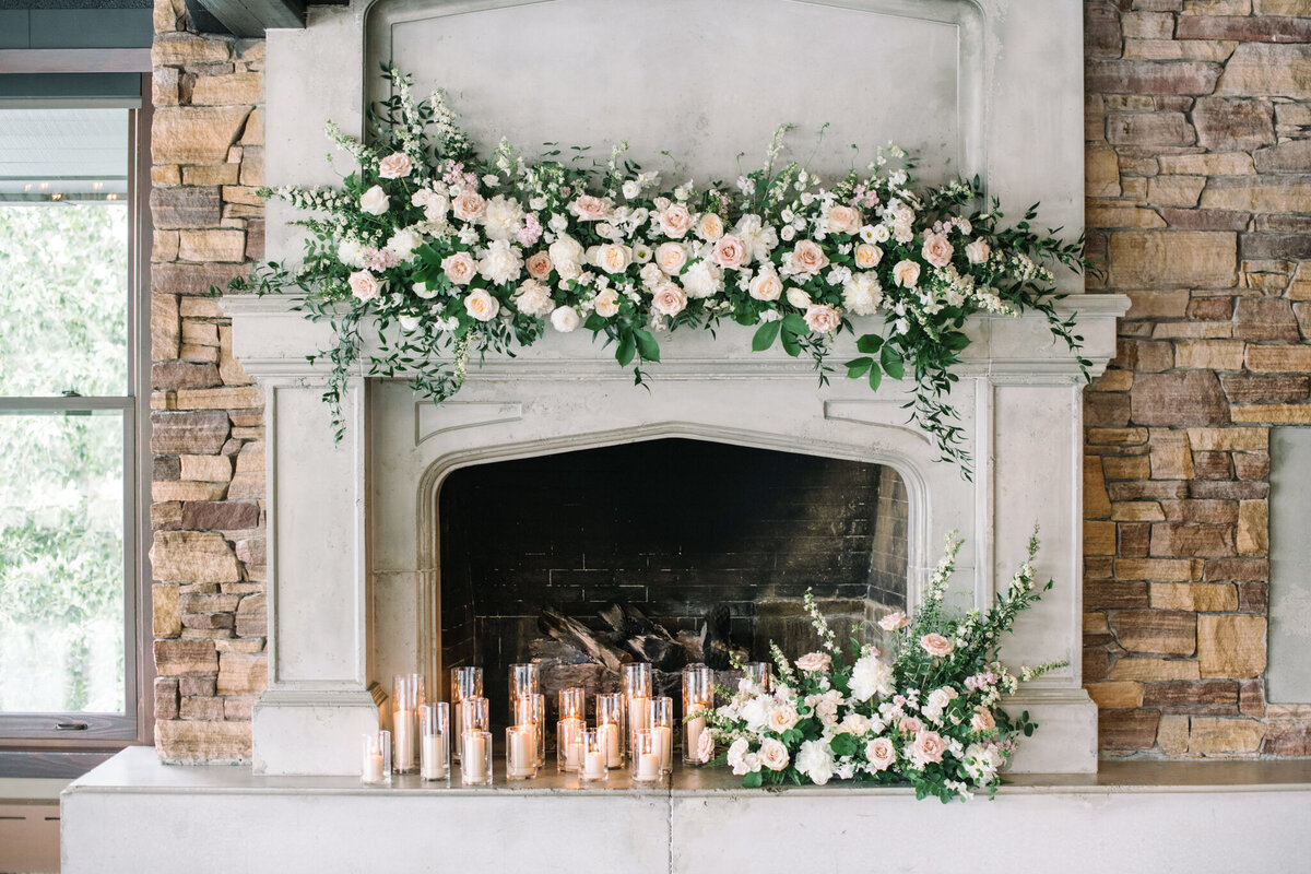 The Lake House, a romantic sophisticated wedding venue in Calgary, featured on the Brontë Bride Vendor Guide.