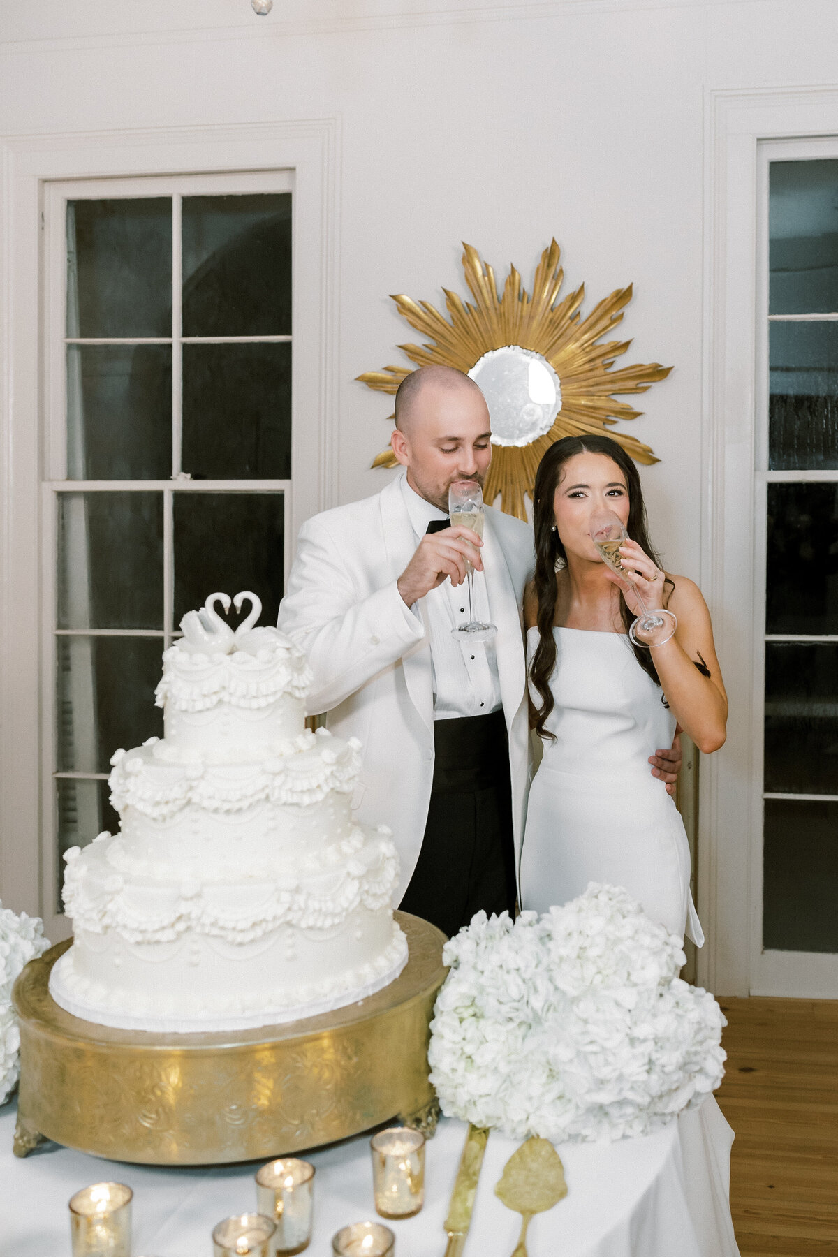 Elegant Cake New Orleans Wedding Photographer