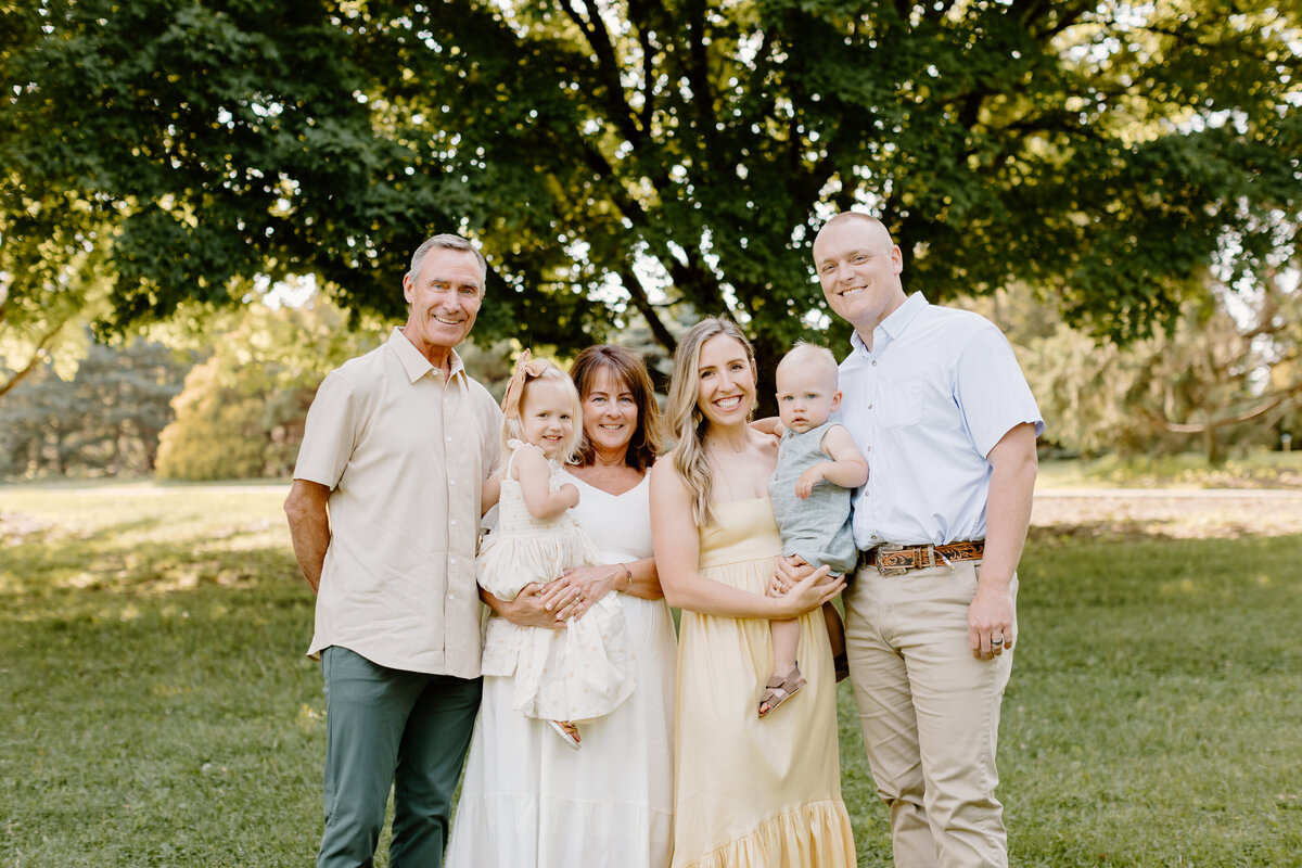 christina_ney_photography_wedding_engagement_lifestyle_photographer_dubuque_iowa_wedding_planning_assistance_adventurous_bold_laidback Family Photography2