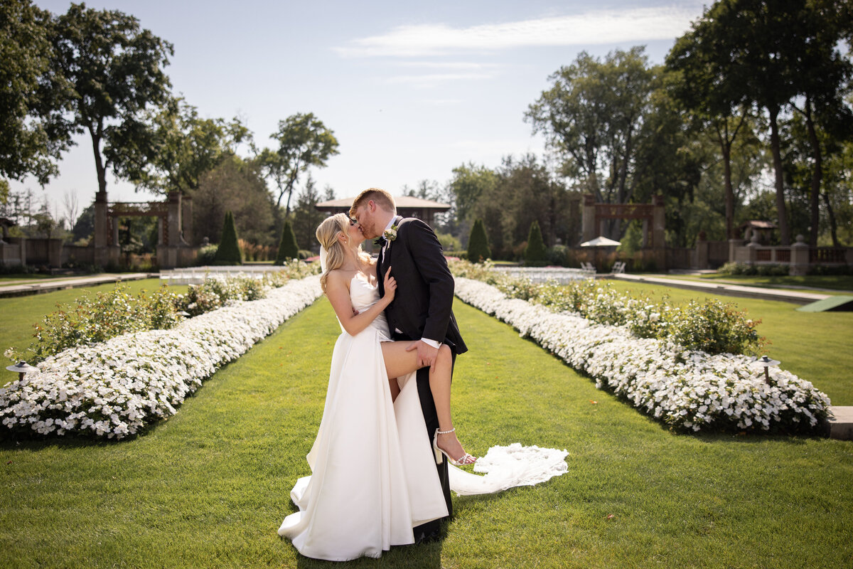14-Editors-Favorites-Armor-house-lake-forest-wedding-32 mm