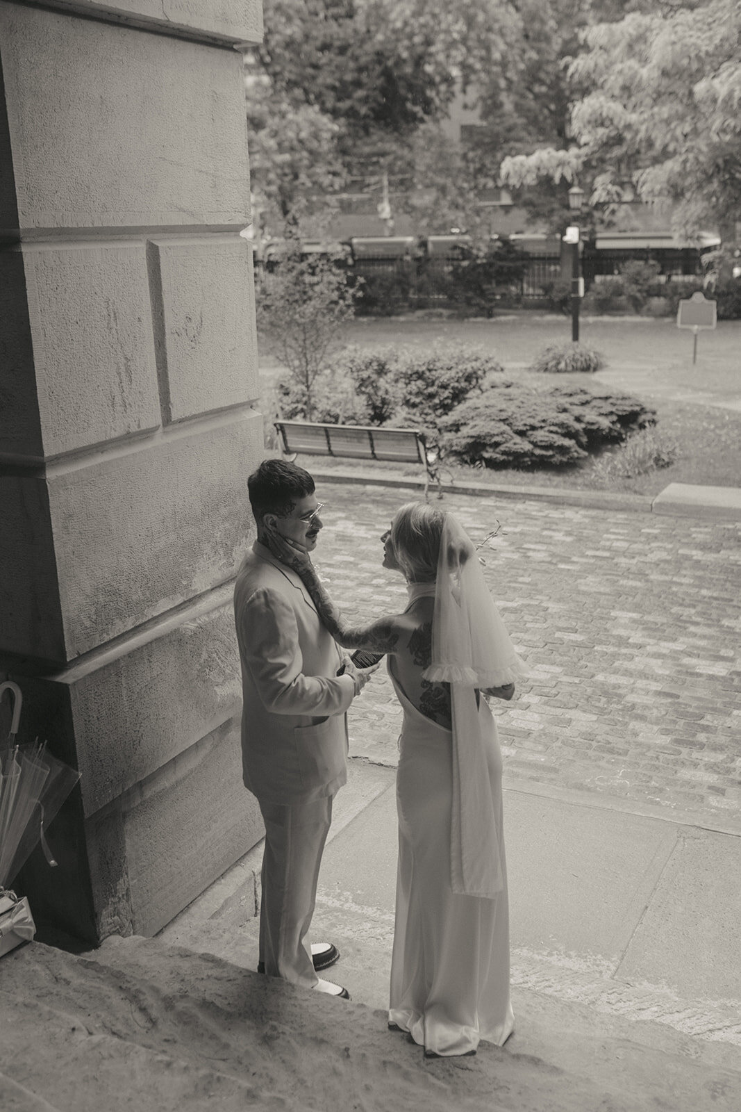 toronto-city-elopement-city-hall-edgy-nontradional-thedrake-rainy-day-cool-alternative-041