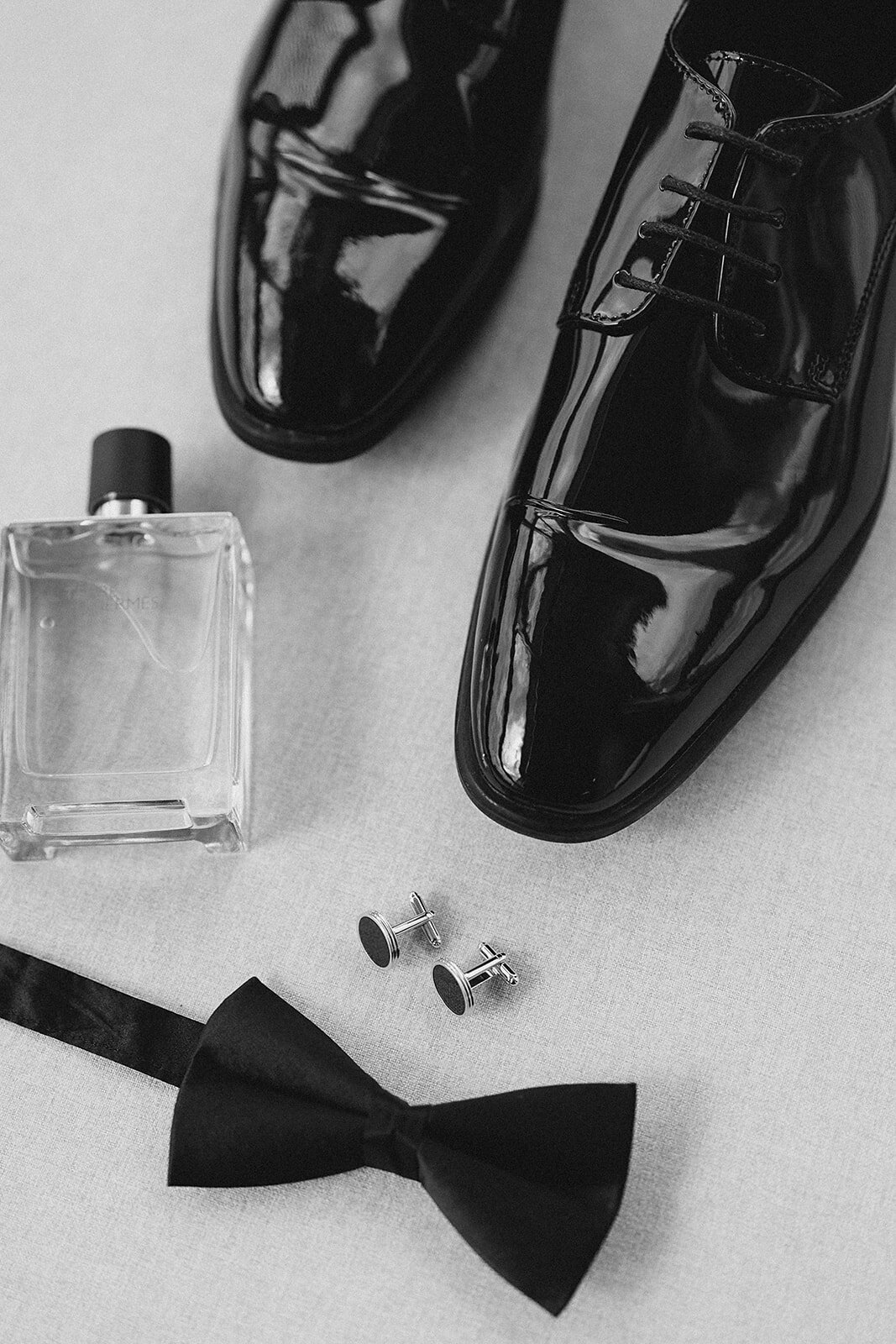 Getting-ready-modern-spring-wedding-at-aria-las-vegas (353 of 2547)