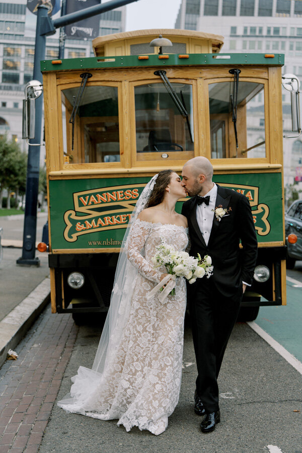 Lauren+Alex_sf_city_hall_070