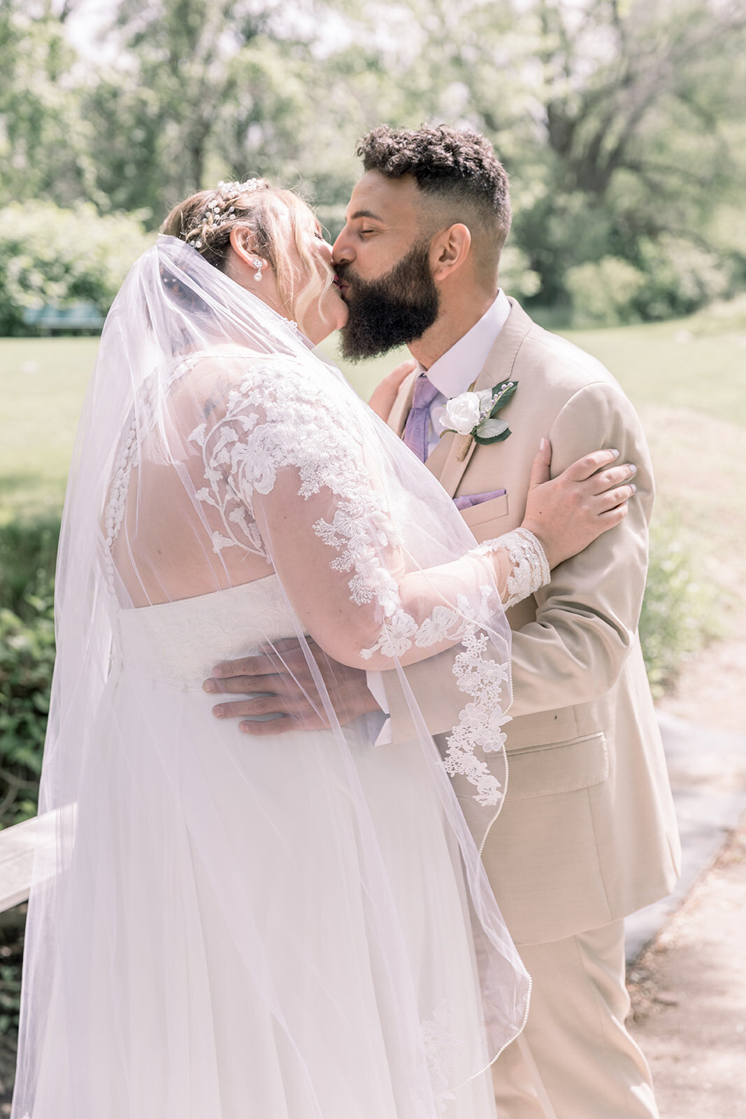 Detroit-Michigan-Wedding-Photographer-Heather-and-DJ-8