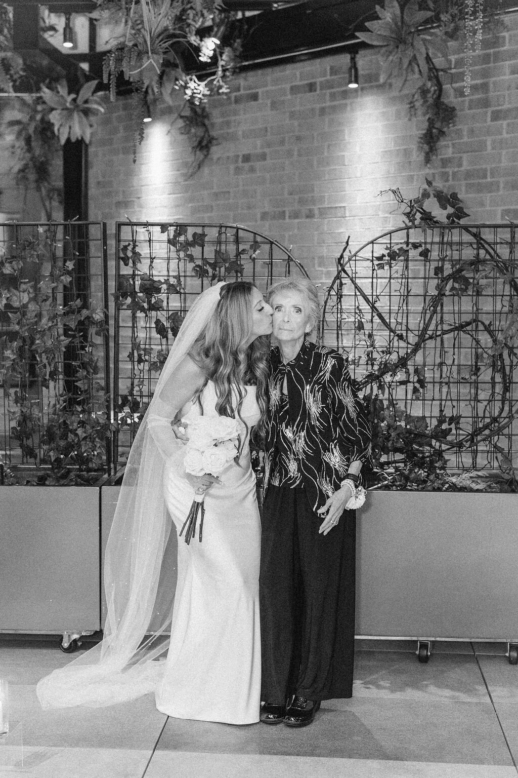 kendra_nick_wedding_bw-982