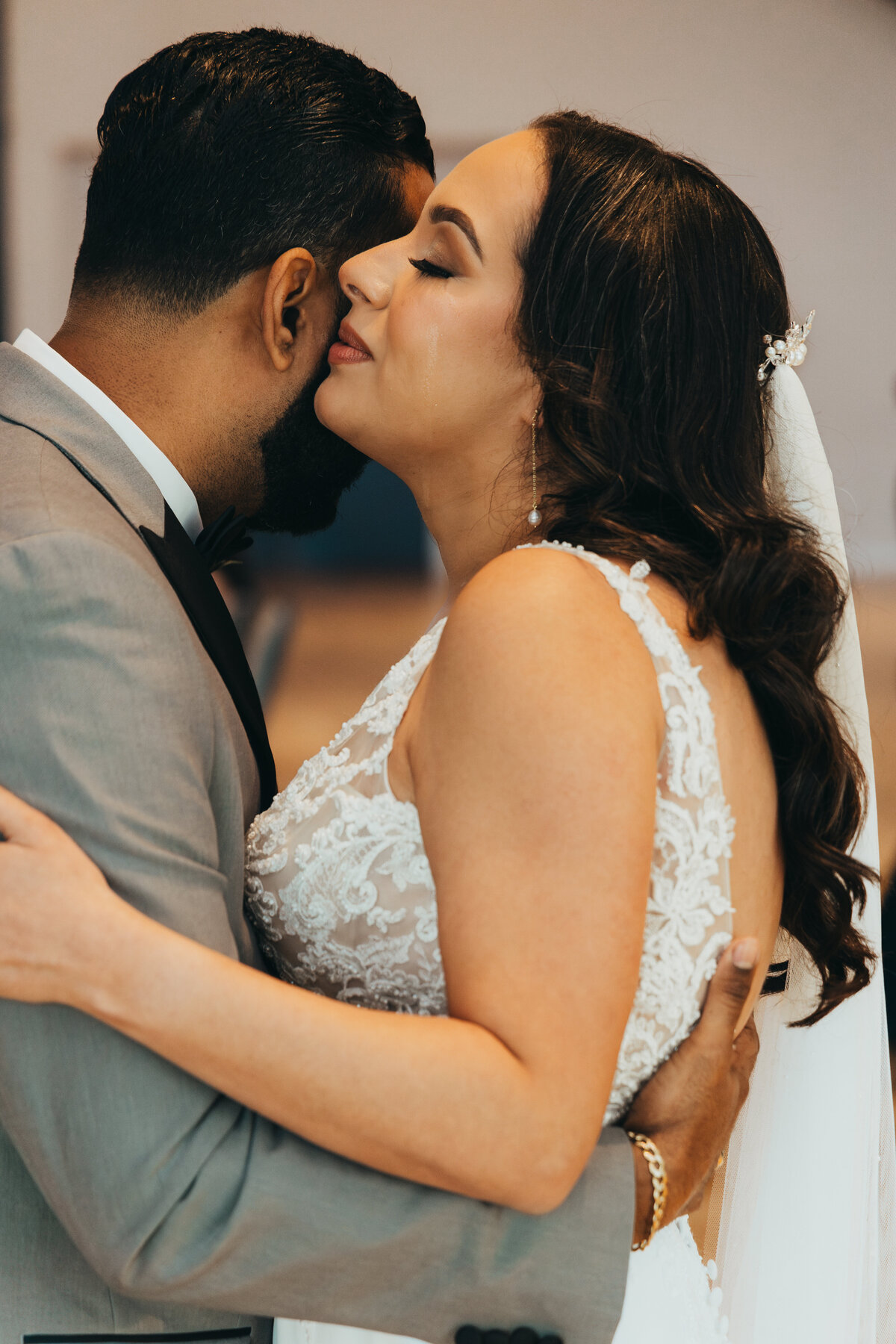 ariel-amir-photo-hotel-haya-elopement-chantilly-chic-celebrations-8