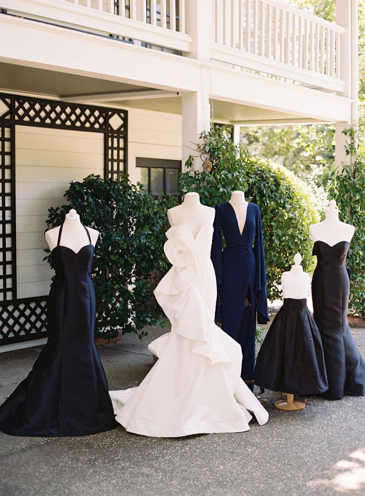Modern-Wedding-Design-Beaulieu-Garden-Napa-Valley-Getting_Ready_005