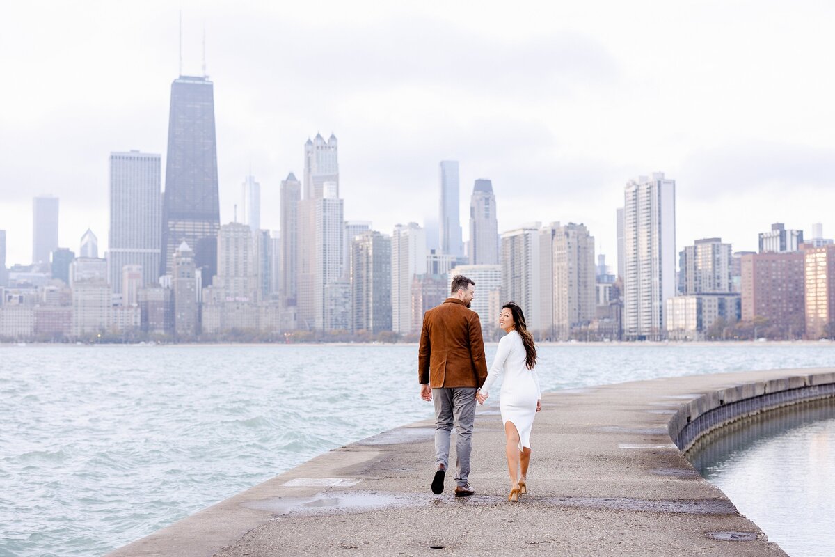 downtown-chicago-fall-engagement-session-jenna-sean_0003