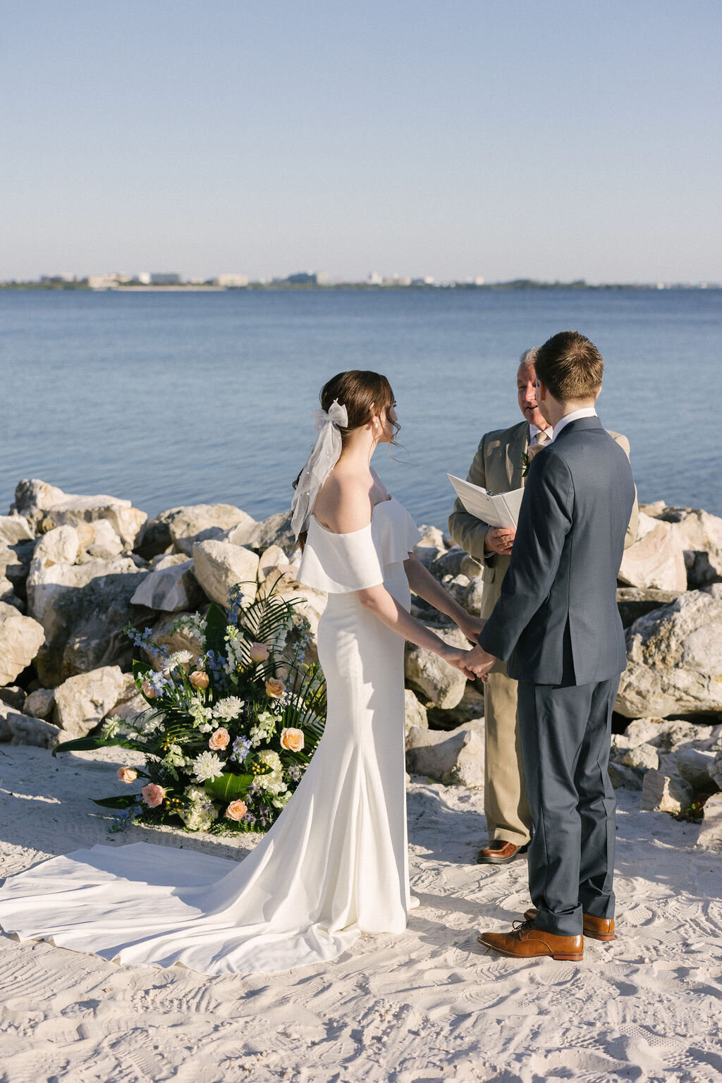 emily-plank-photo-the-current-hotel-florida-elopement-chantilly-chic-celebrations-12