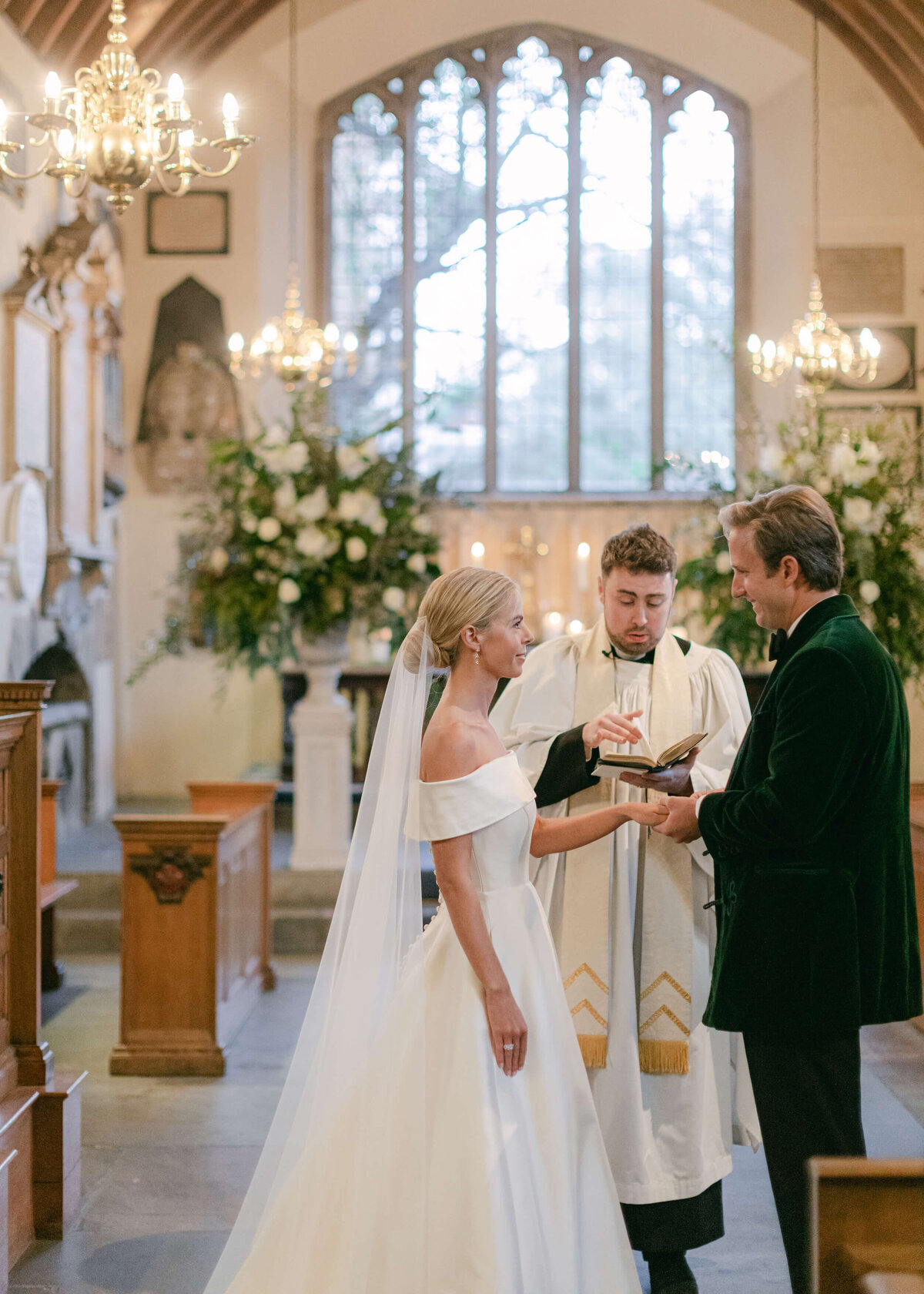 chloe-winstanley-weddings-london-chelsea-ceremony-caroline-castigliano