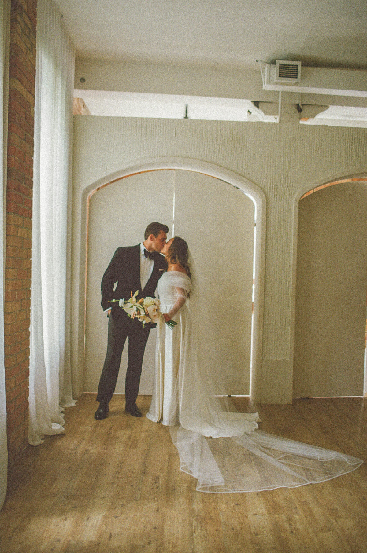 toronto-wedding-photographer-gardiner-museum-christine-lim-33