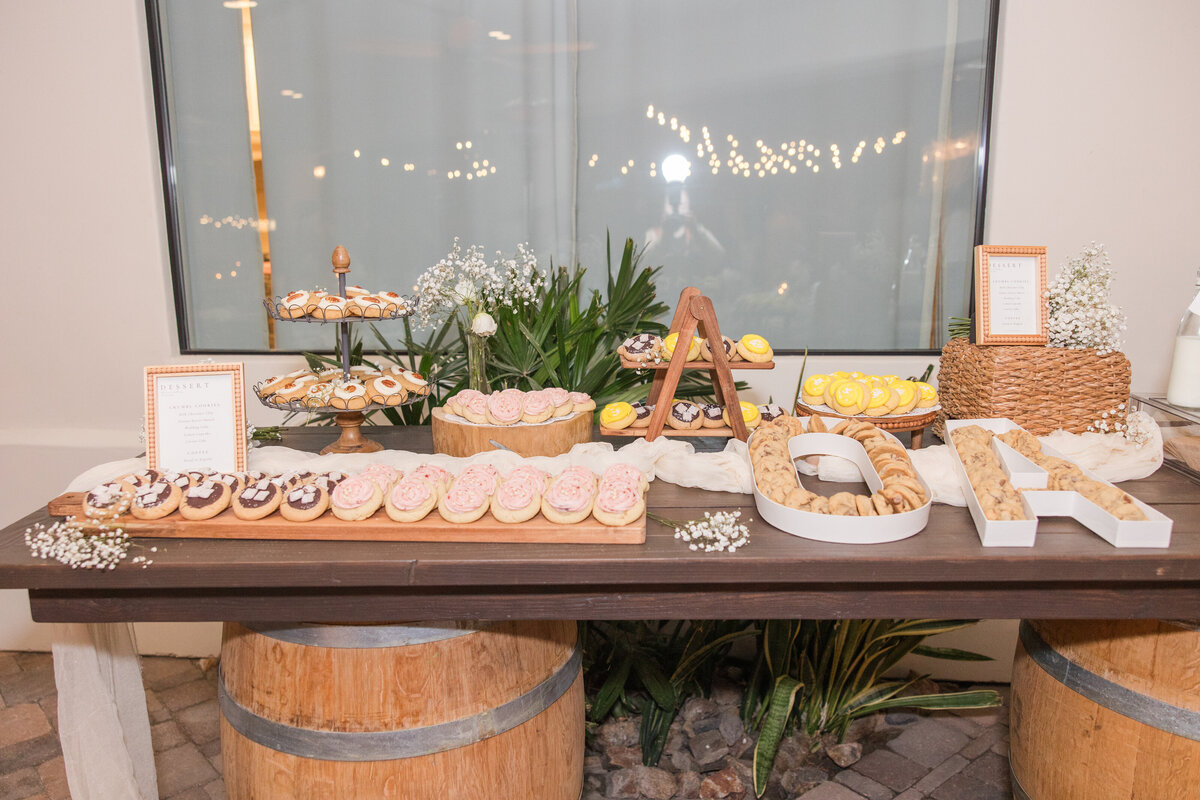 The Estate at Via Las Palmas Palm Springs Light and airy spring wedding southern california wedding venue luxury photography-330