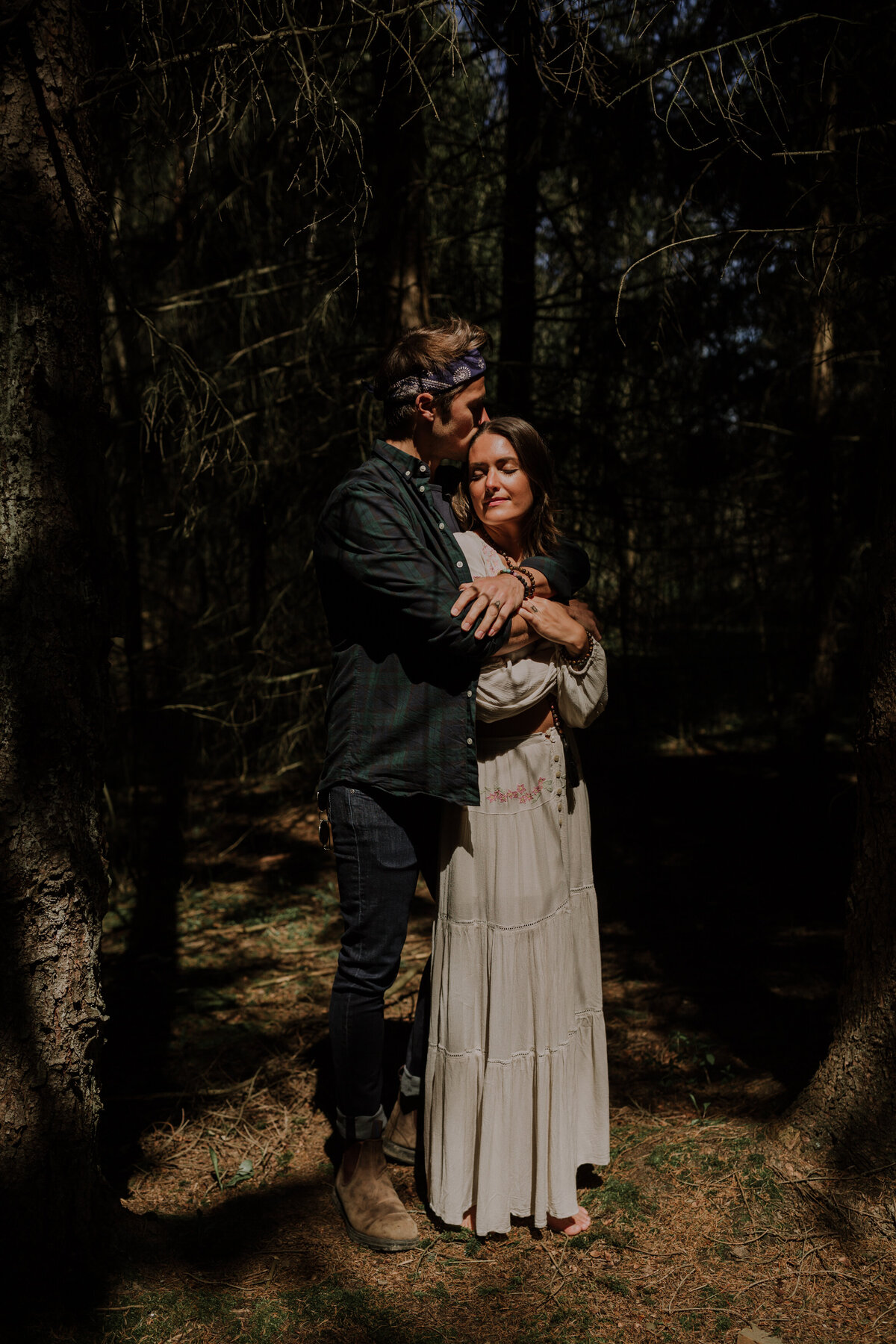 ally-and-nicholas-sunset-engagement-niagara-spring-golden-hour-9