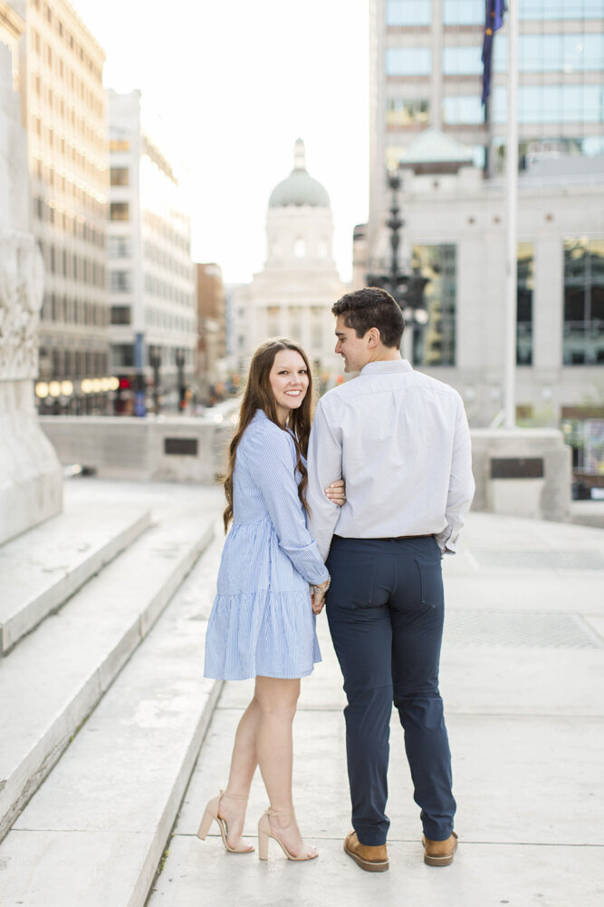 downtown-indianapolis-engagement-session16