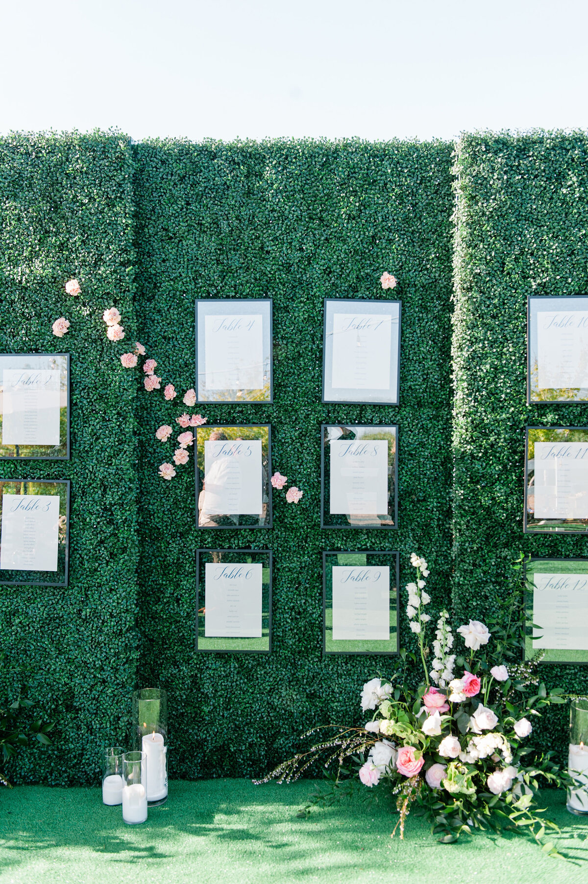 Seating arrangement wall | Bella Fleur