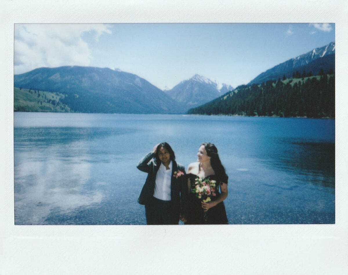 Lakeside_Brenda&JanieElopementPhotos_OregonWeddingPhotographer_KuroCreativeHouse-25