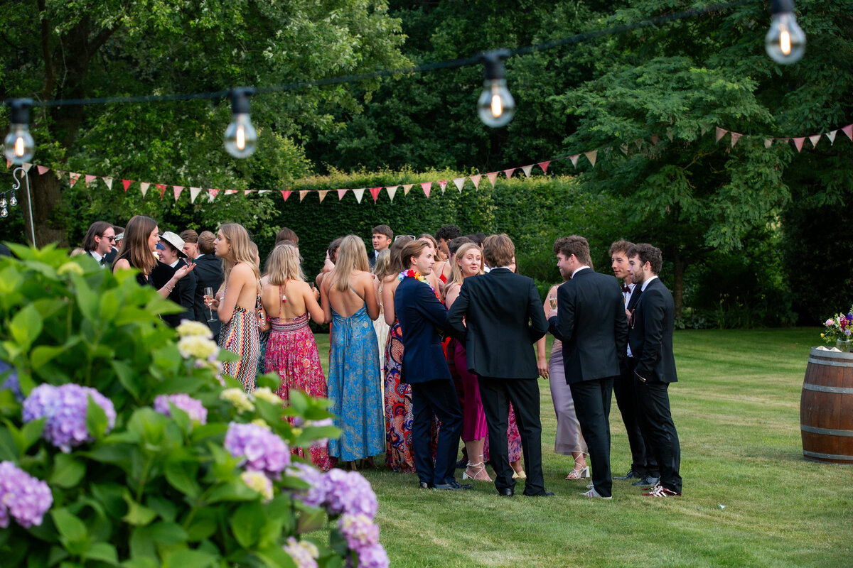 33 garden-party-planners