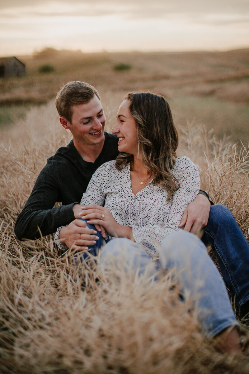 lumy+co_badlands-local-buffalo-jump-engagement-photographer-47