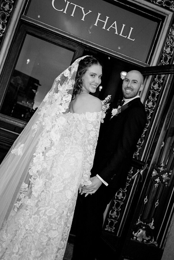 Lauren+Alex_sf_city_hall_074a