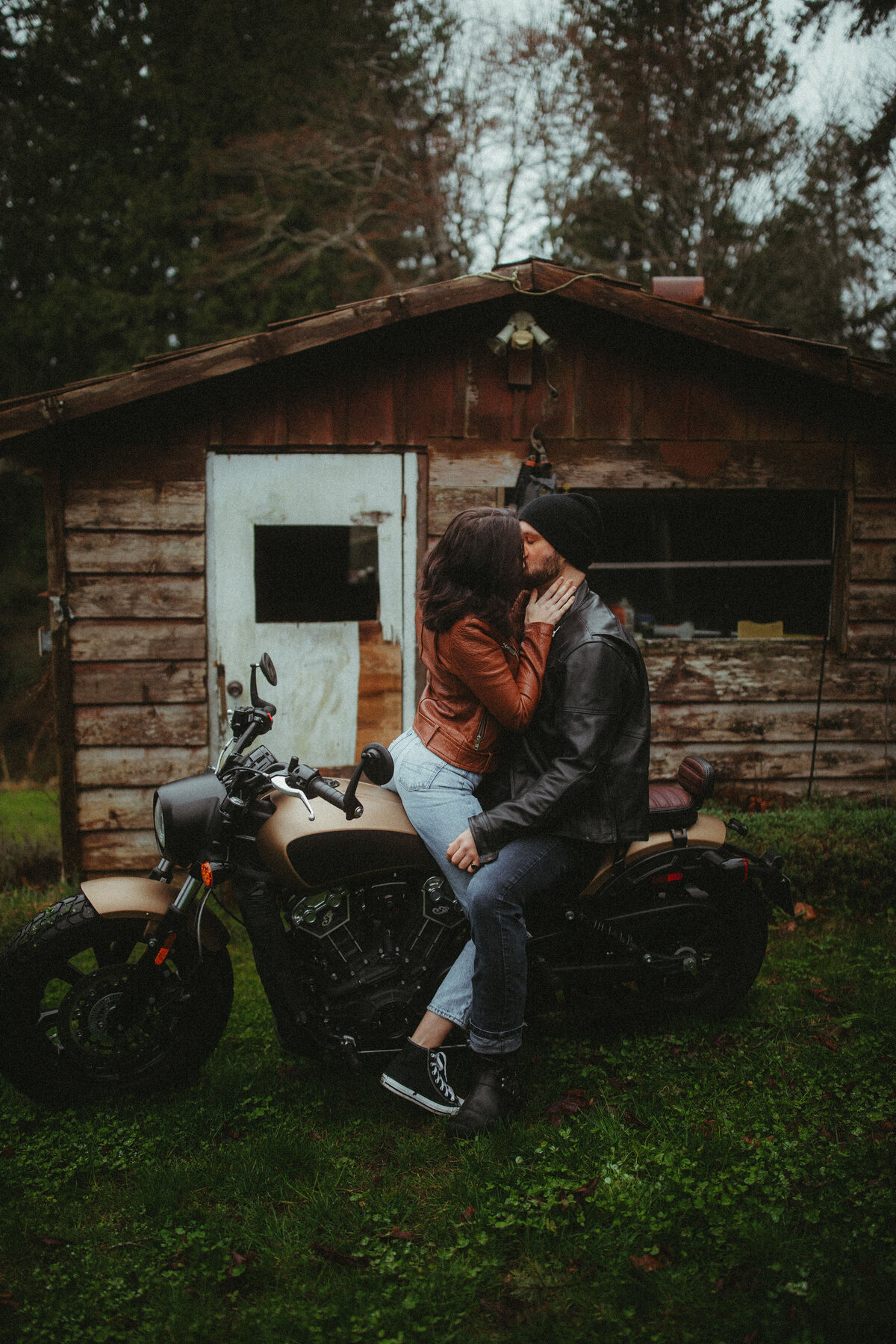 motorcycle-couple-portraits-in-the-rain-lowres-1