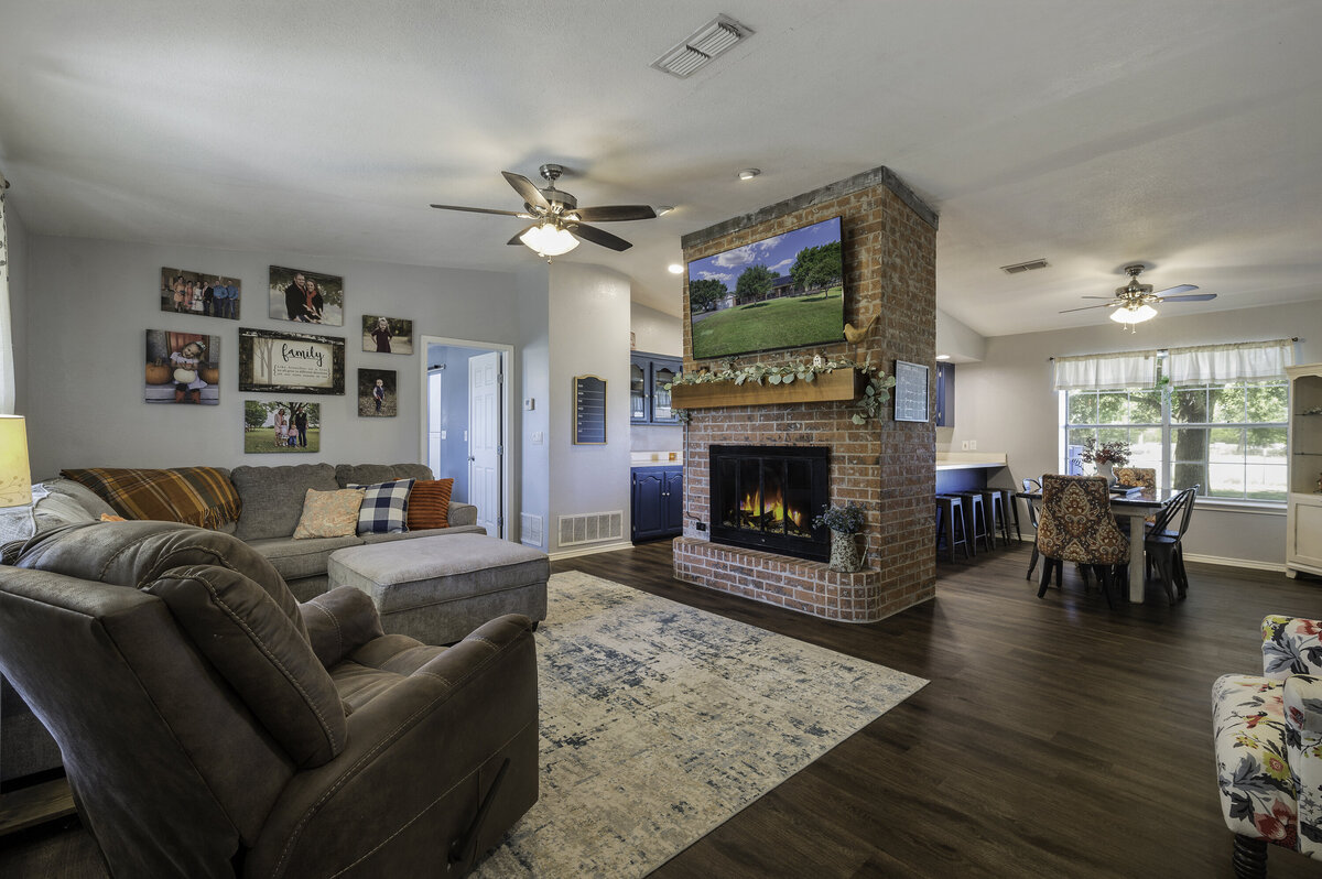 8229EastLoneOak-3