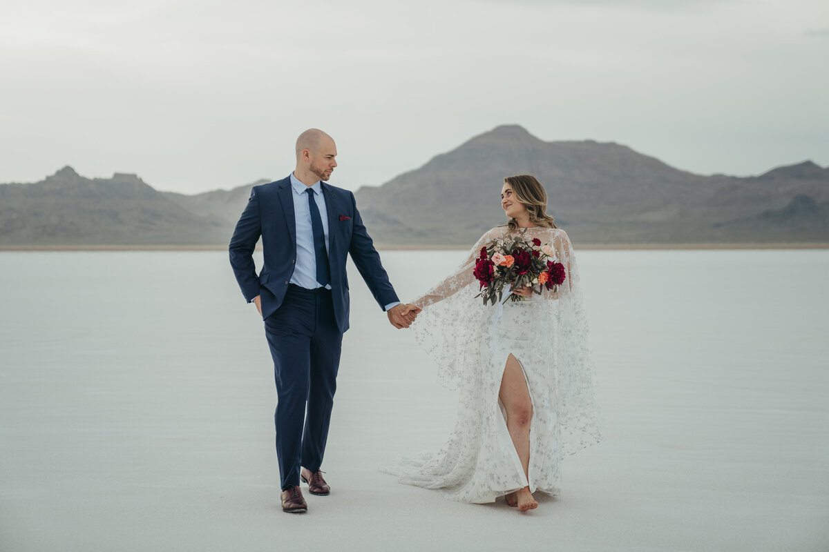 2022-May-Utah-Bonneville-Salt-Flats-Elopement-Photos-Wedding-Photos-Photographers-Molly-Margaret-Photography-12