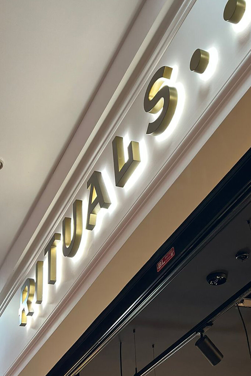 ellis-signs-built-up-brass-halo-illuminated-letters