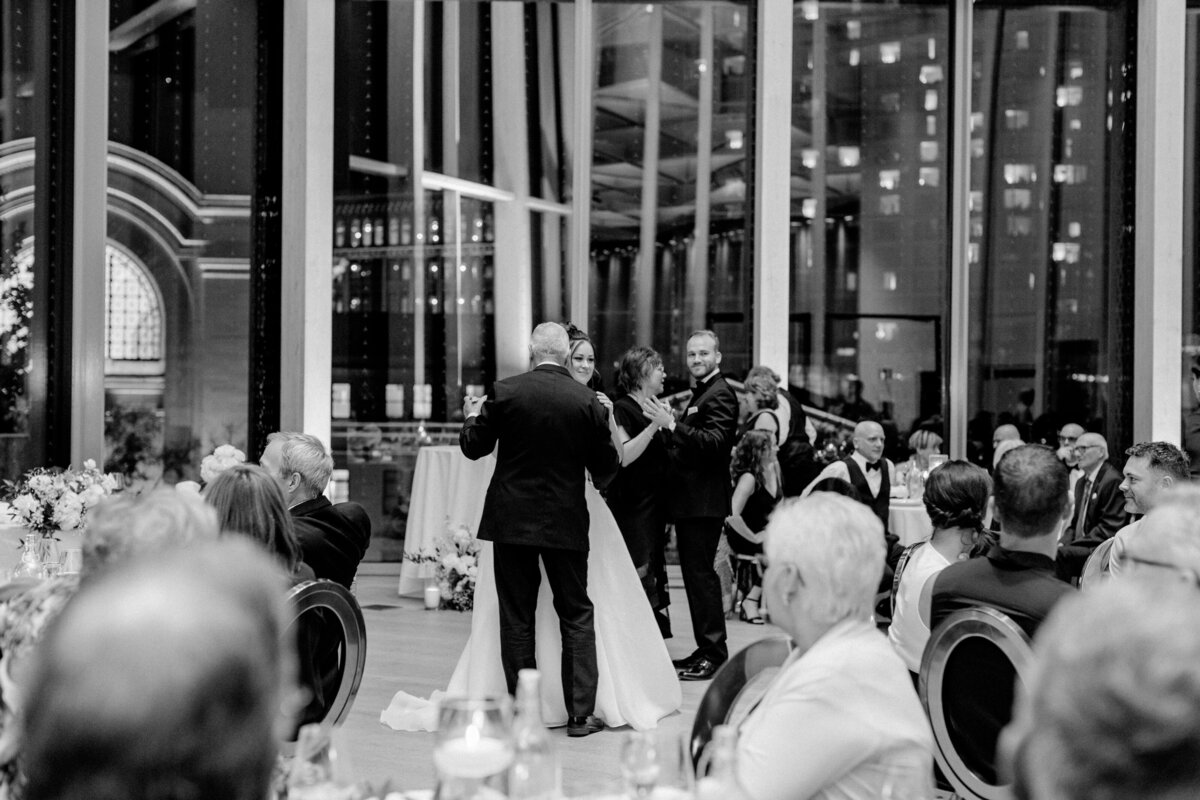 1548 Pascale and Nicolas NAC OBorn Room Wedding Downtown_Ottawa_Photography by Emma