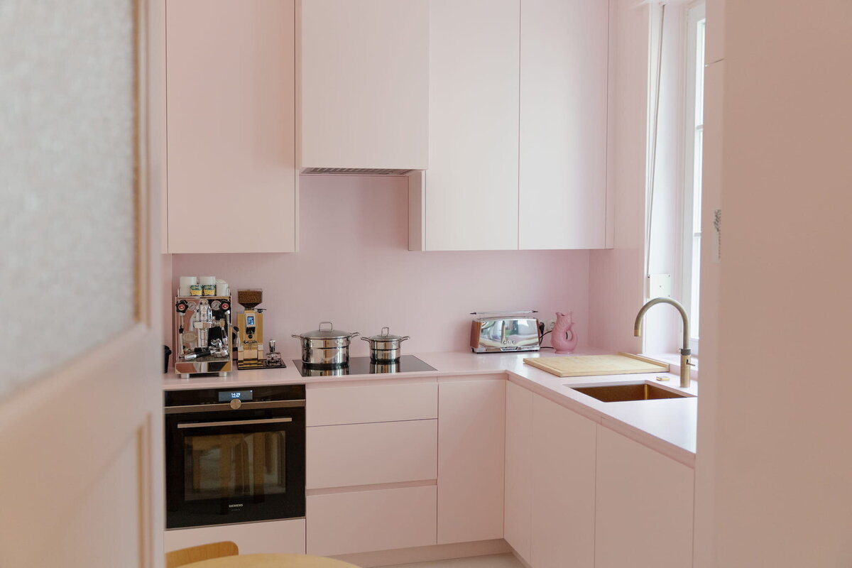 kueche-adam-innenausbau-rosa
