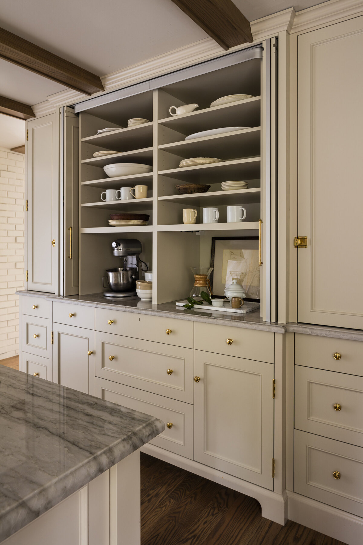 Kat Lawton Interiors - Seattle Interior Designer - Mercer Island Tudor - 20220317_lawton_003-Edit