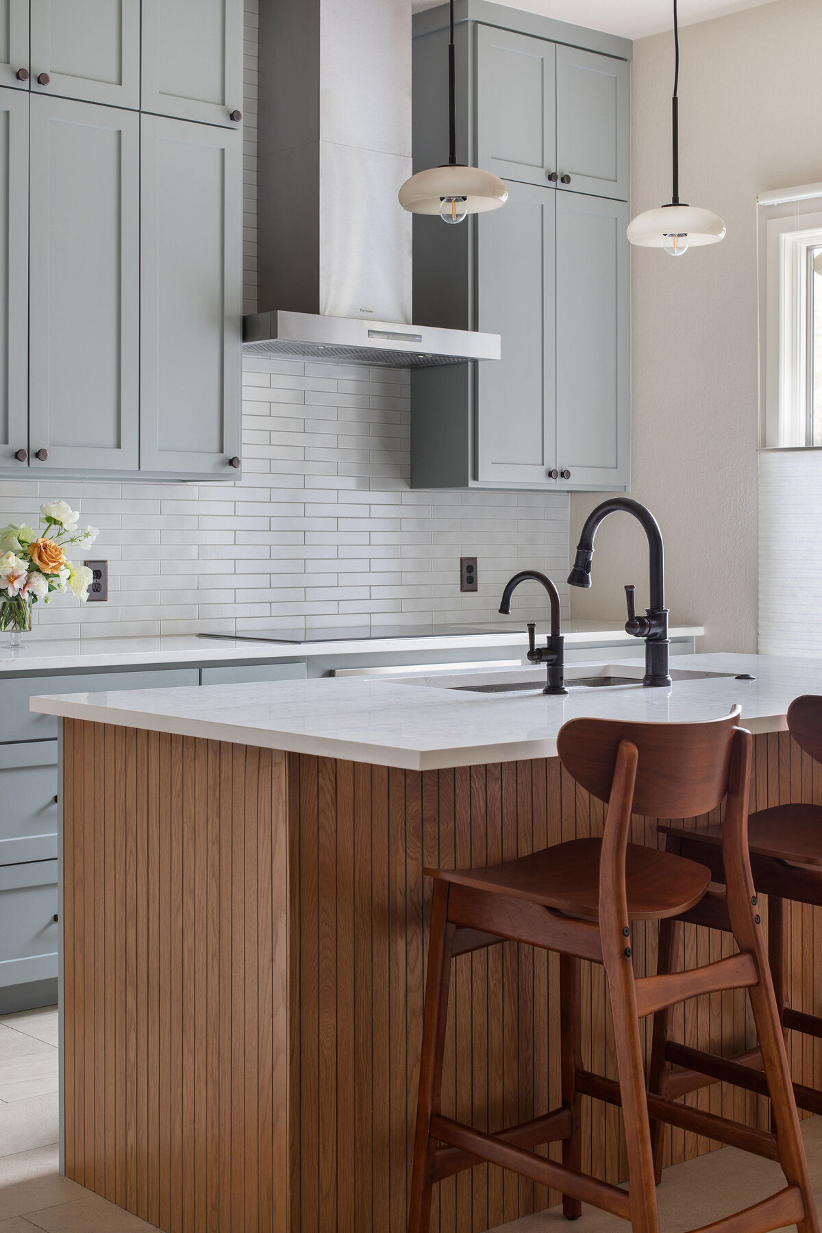 hello-home-modern-kitchen-island-blue-cabinets-11v2
