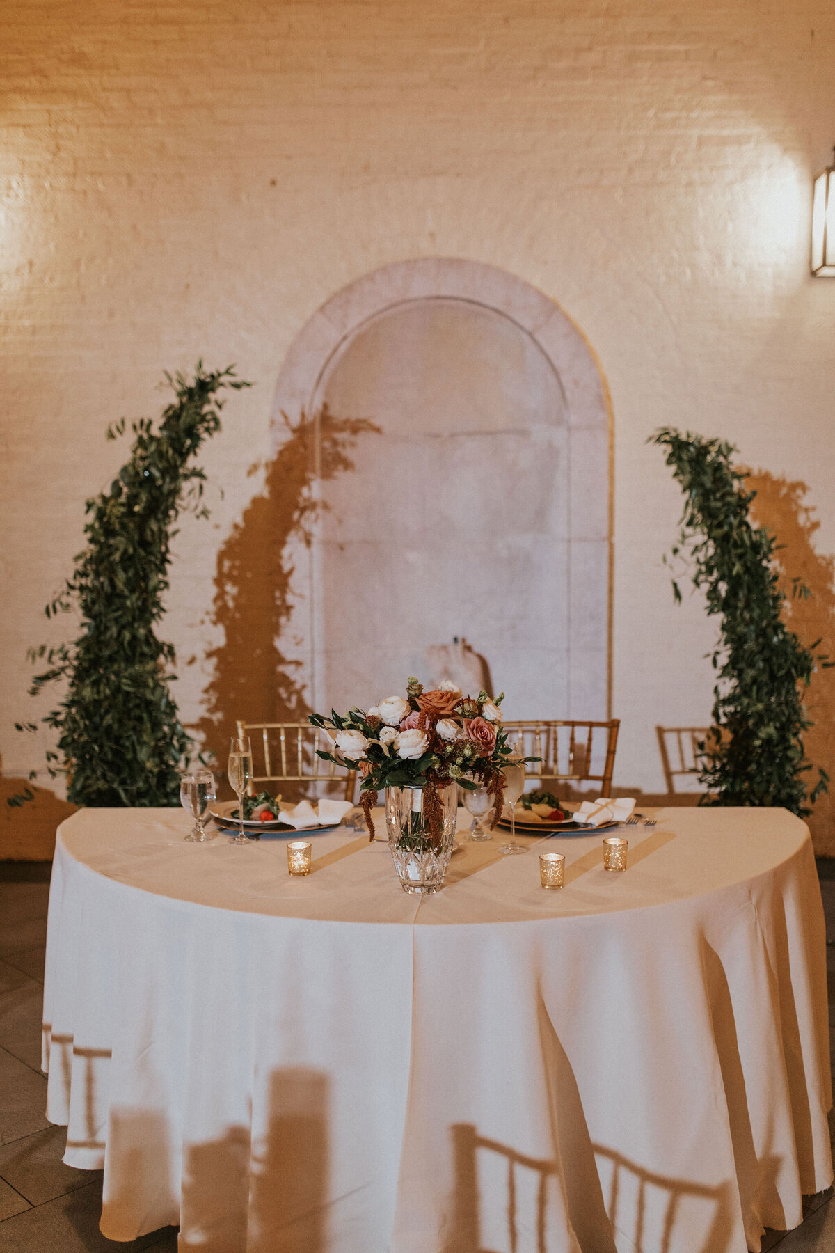 WELLING-FLORES.Wedding.EngineersClub-rcptn-41
