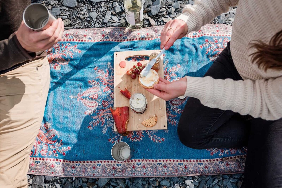 romantic-engaged-session-planned-and-photographed-in-alaska-Soul-and-Sky-Weddings