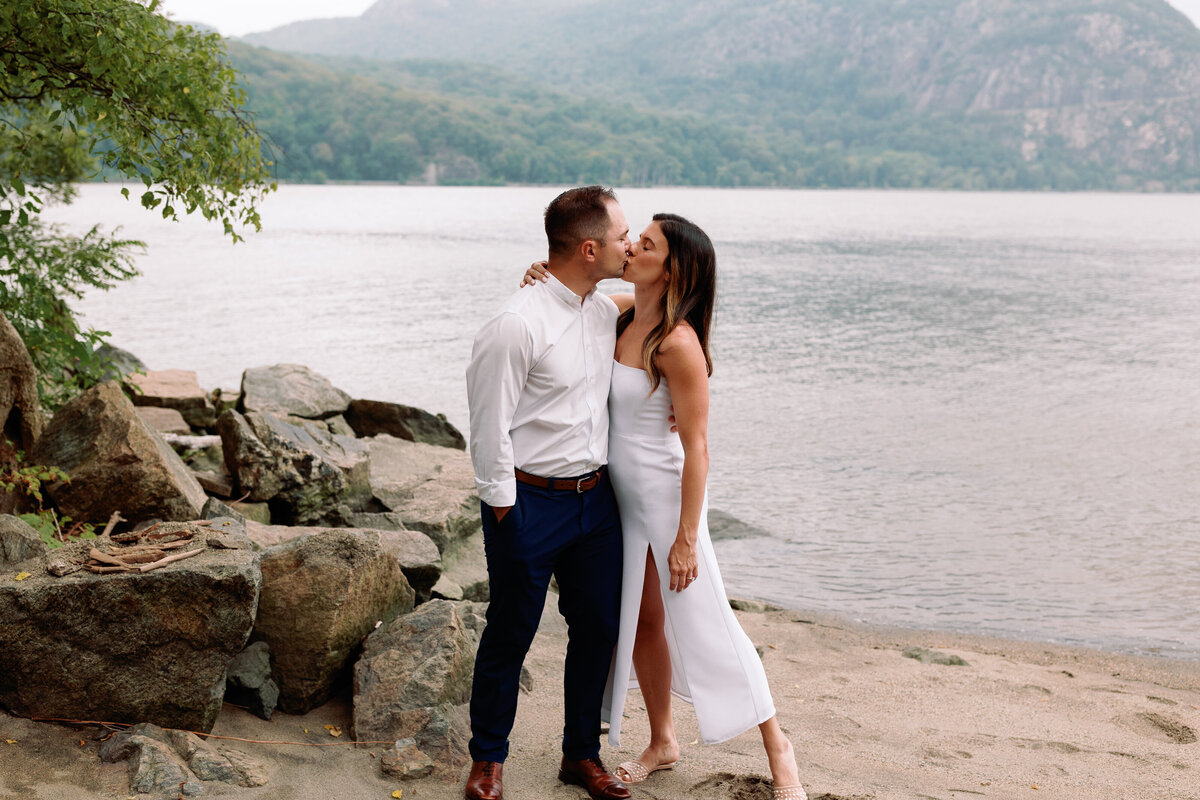 cold-spring-beacon-engagement-session-alex-healy-photo5