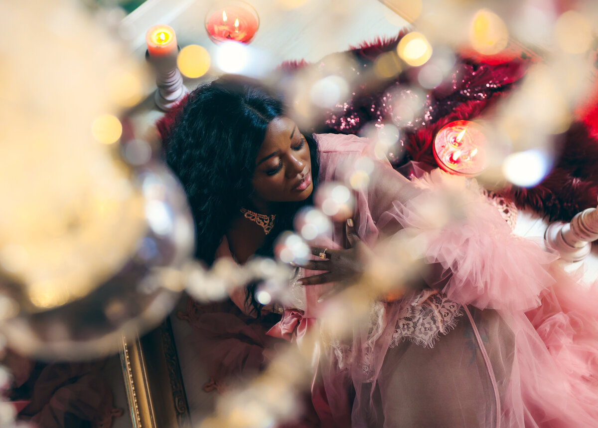 savannah-boudoir-fluffy-robe-portrait-01