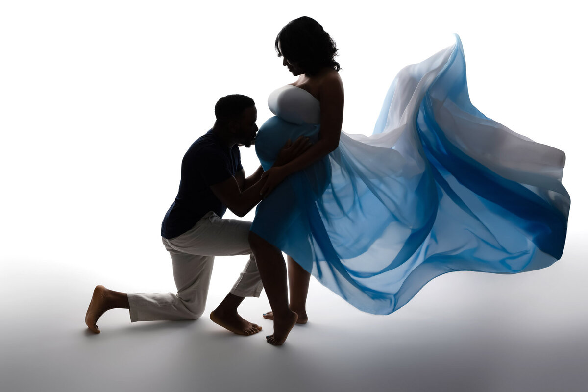 Artistic maternity portrait with flowing fabric by Georgetown maternity photographer