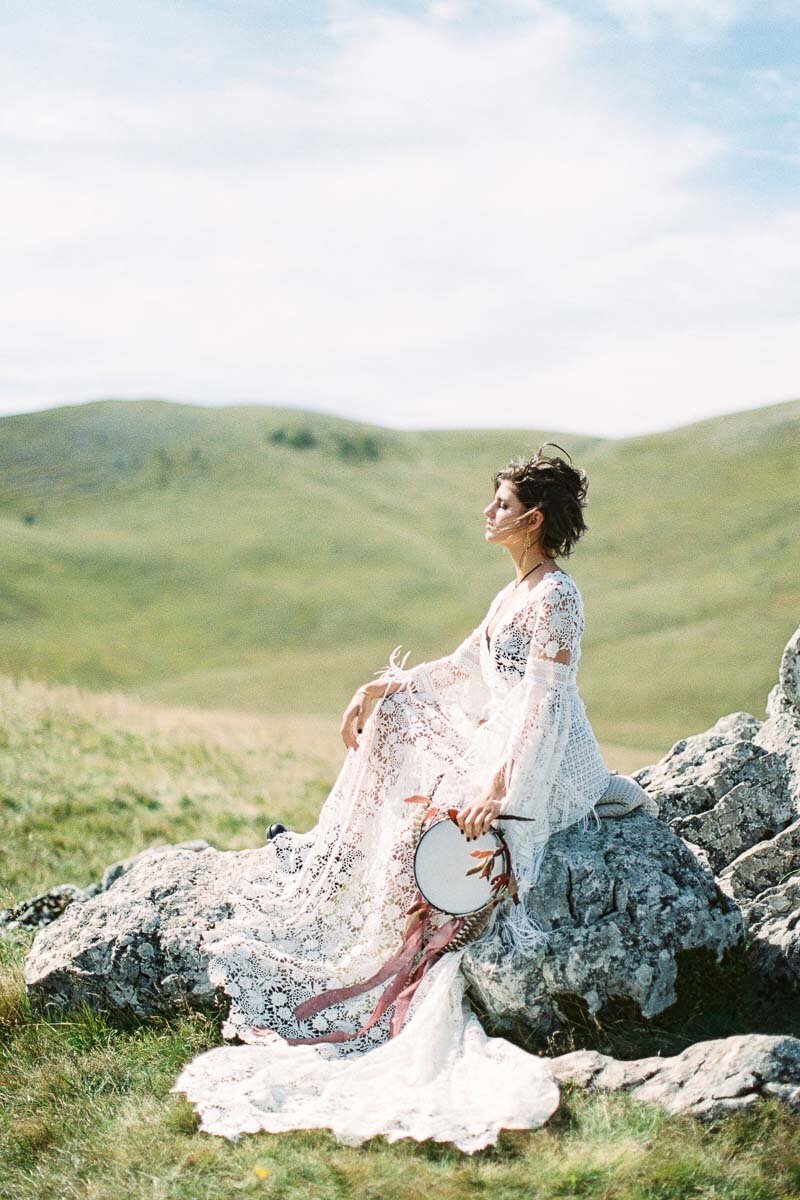 Engagement 1200px-1131