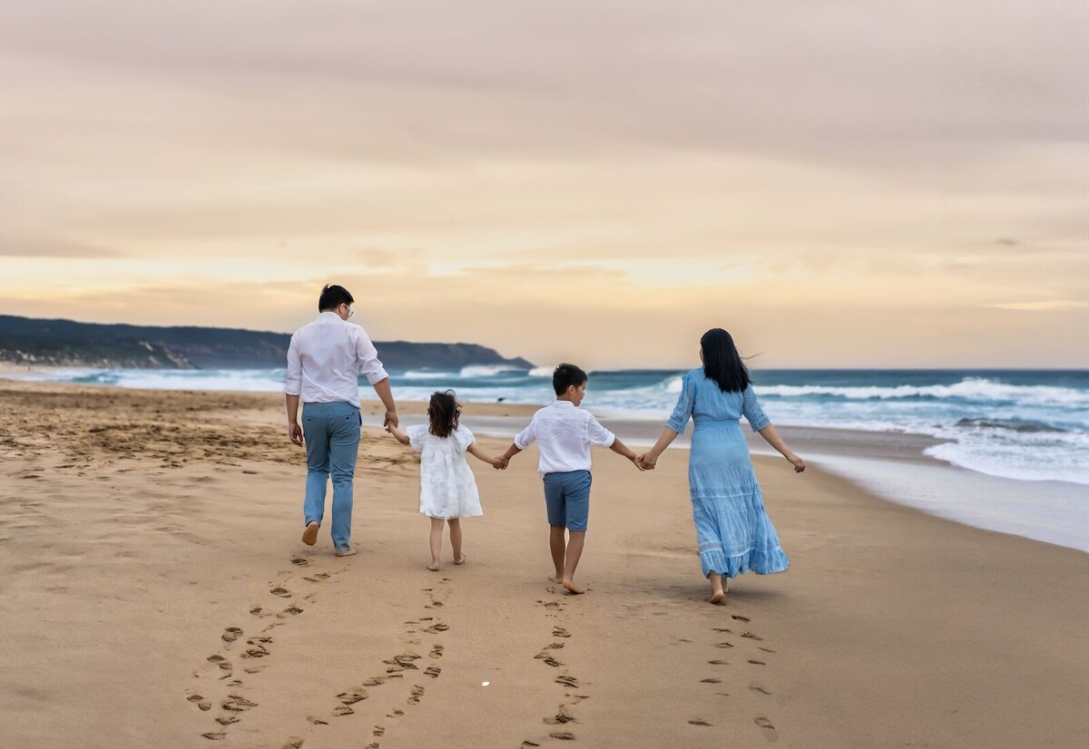Brisbane-Family-Portrait-Boy-Girl-on-Beach-during-Sunset-01